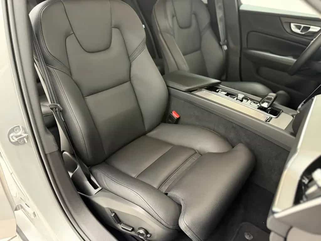 Volvo V60 Kombi Plus Dark*LED*AHK*Kamera*Standheizun 03/2023-photo-16