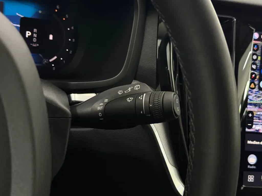 Volvo V60 Kombi Plus Dark*LED*AHK*Kamera*Standheizun 03/2023-photo-25