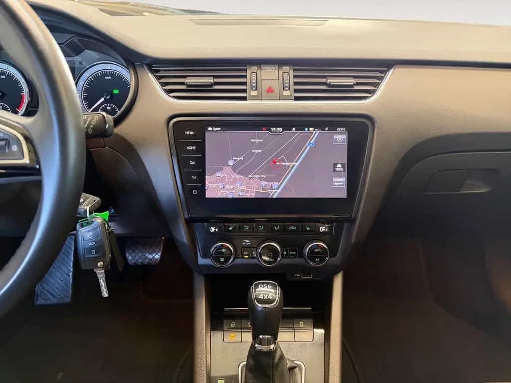 Skoda Octavia Combi L&K 4x4 Kamera/LED/Service&TÜV neu 02/2019-photo-12
