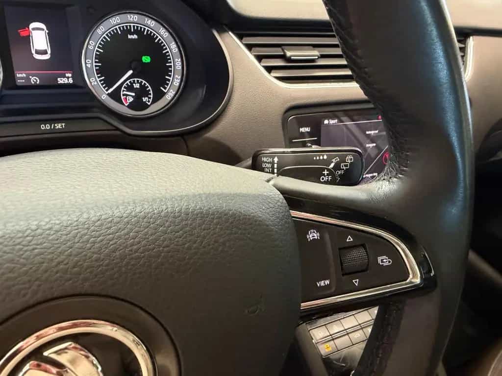 Skoda Octavia Combi L&K 4x4 Kamera/LED/Service&TÜV neu 02/2019-photo-16