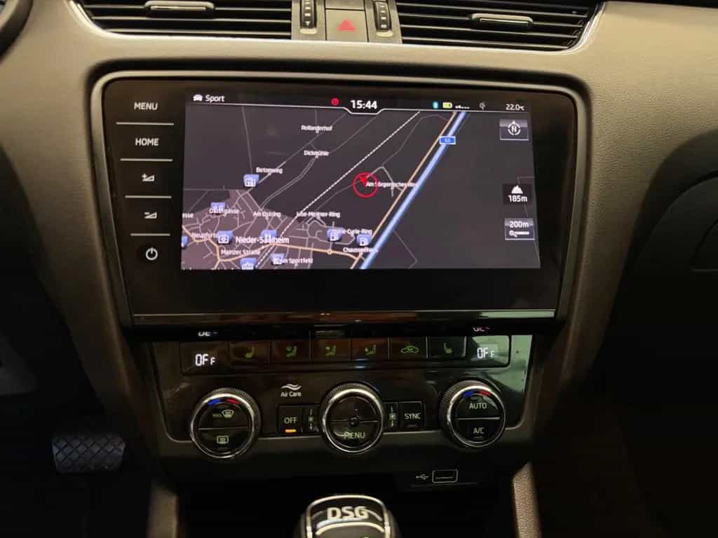 Skoda Octavia Combi L&K 4x4 Kamera/LED/Service&TÜV neu 02/2019-photo-25