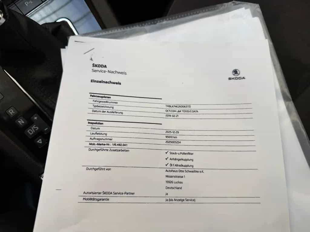 Skoda Octavia Combi L&K 4x4 Kamera/LED/Service&TÜV neu 02/2019-photo-34