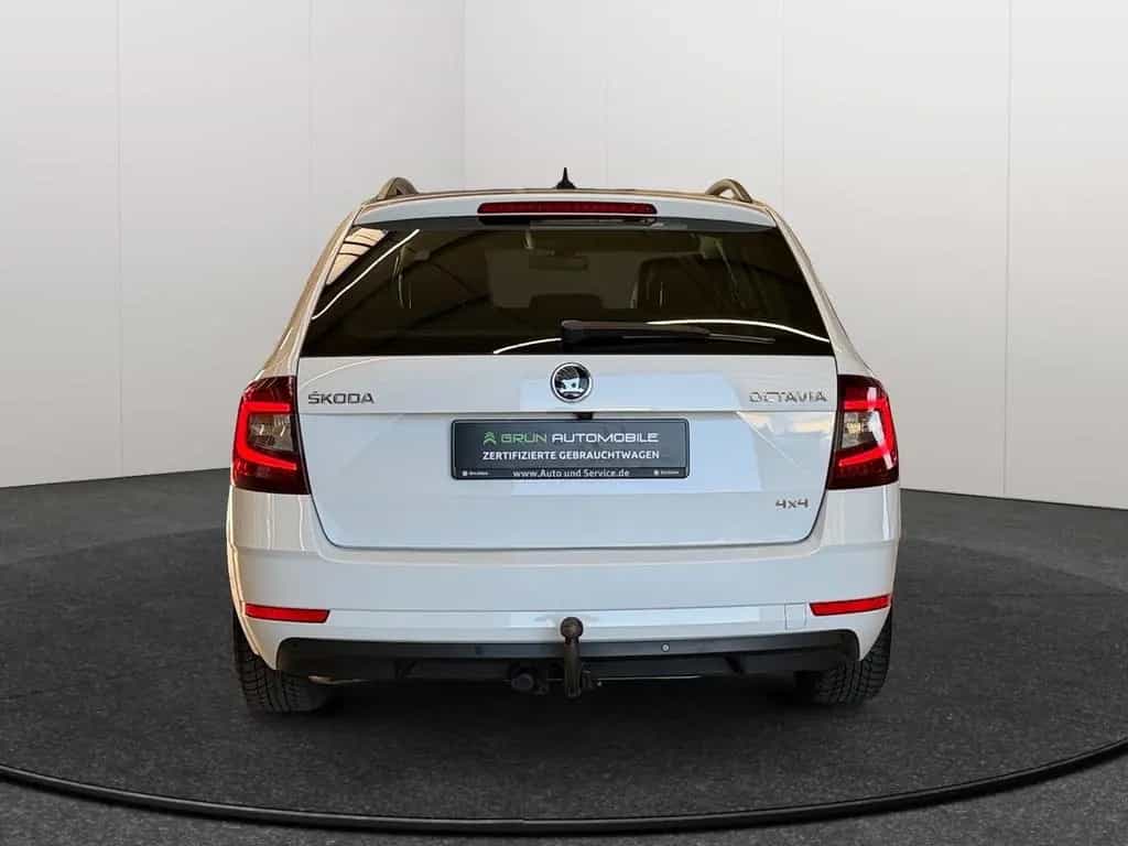 Skoda Octavia Combi L&K 4x4 Kamera/LED/Service&TÜV neu 02/2019-photo-5