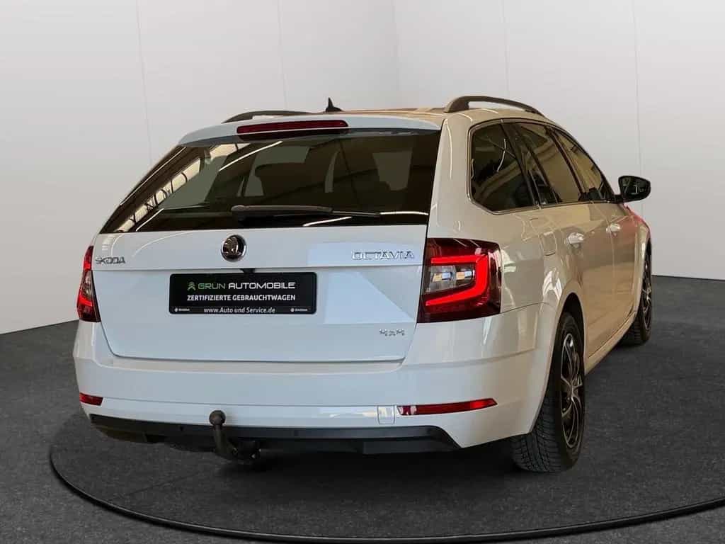Skoda Octavia Combi L&K 4x4 Kamera/LED/Service&TÜV neu 02/2019-photo-6