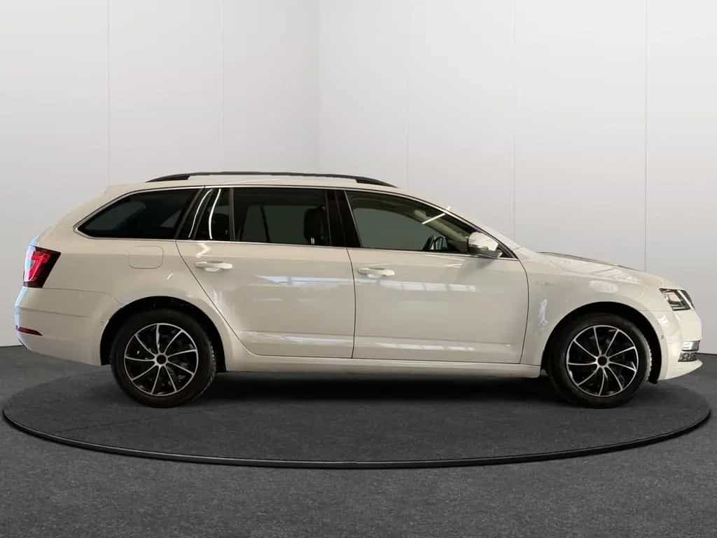 Skoda Octavia Combi L&K 4x4 Kamera/LED/Service&TÜV neu 02/2019-photo-7