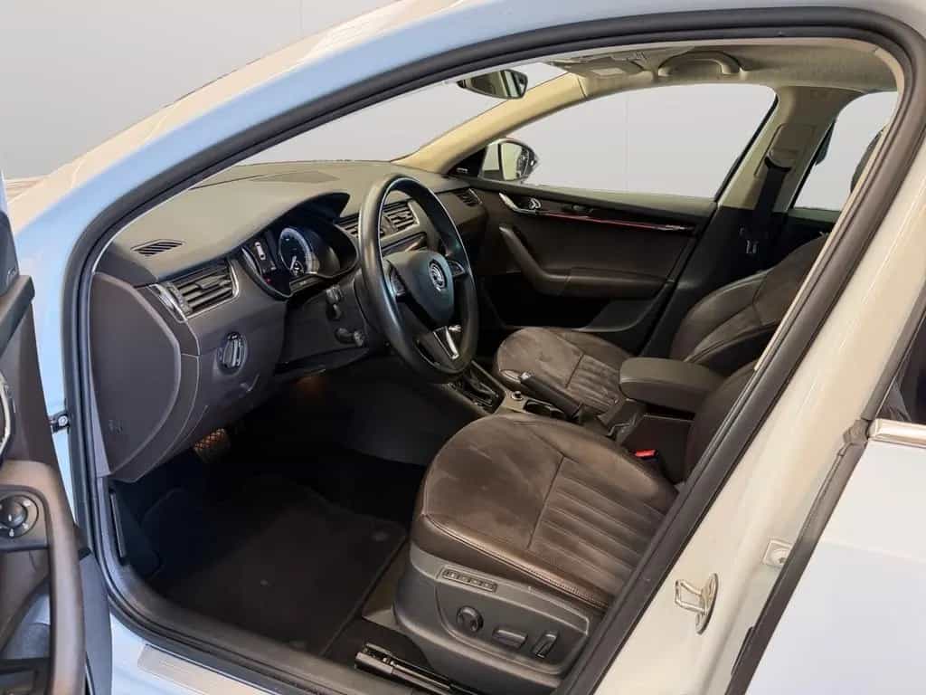 Skoda Octavia Combi L&K 4x4 Kamera/LED/Service&TÜV neu 02/2019-photo-8