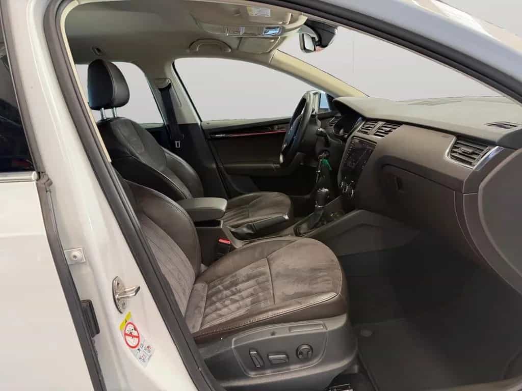 Skoda Octavia Combi L&K 4x4 Kamera/LED/Service&TÜV neu 02/2019-photo-9