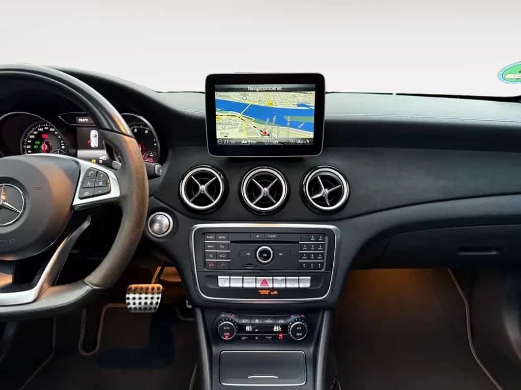 Mercedes-Benz CLA 250 Shooting Brake 4-Matik AMG-Line*LED*Pano 06/2018-photo-12