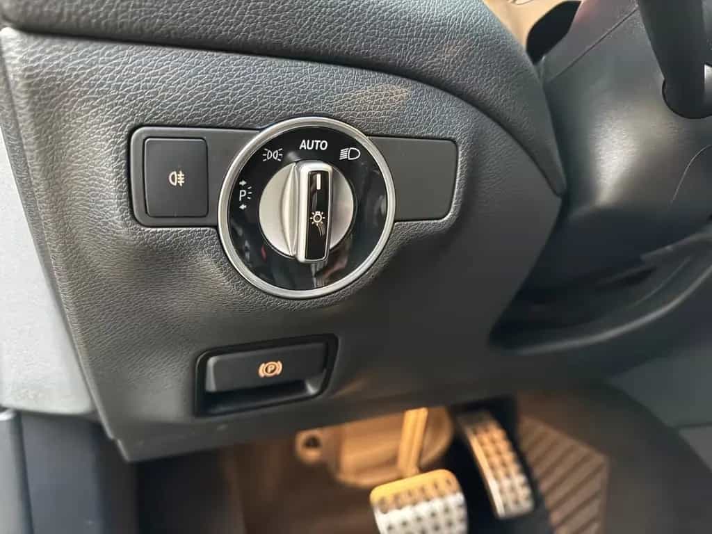 Mercedes-Benz CLA 250 Shooting Brake 4-Matik AMG-Line*LED*Pano 06/2018-photo-15