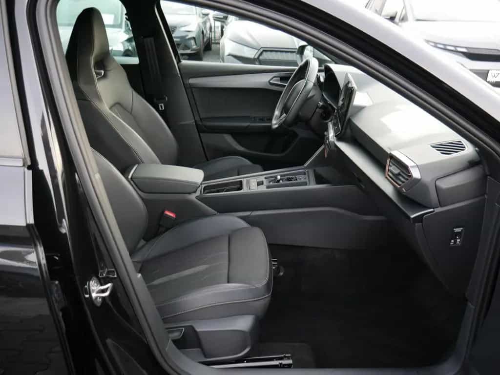 Cupra Leon Sportstourer 2.0 TSI VZ 4Drive MATRIX BEATS 08/2023-photo-1