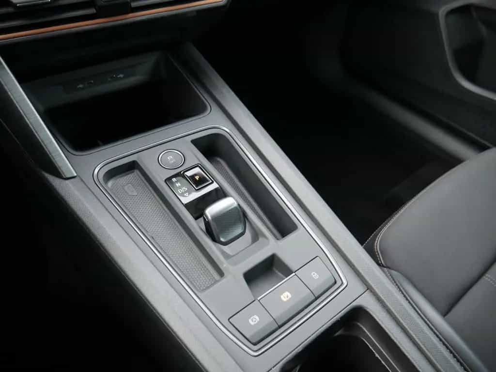 Cupra Leon Sportstourer 2.0 TSI VZ 4Drive MATRIX BEATS 08/2023-photo-12