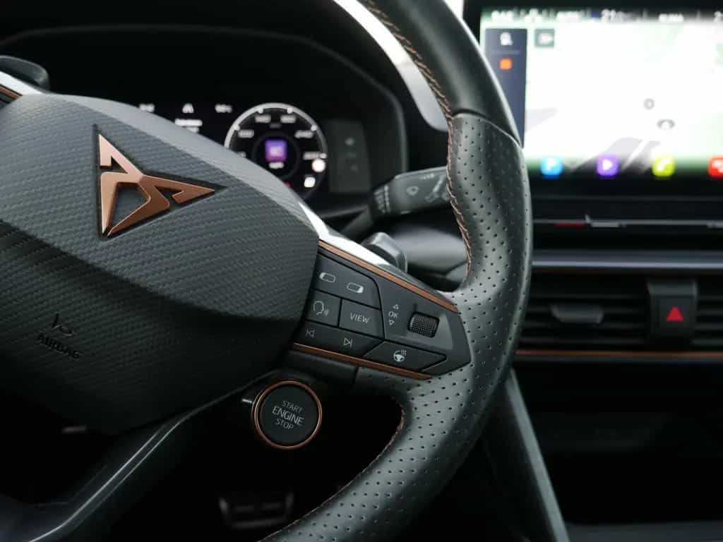 Cupra Leon Sportstourer 2.0 TSI VZ 4Drive MATRIX BEATS 08/2023-photo-15