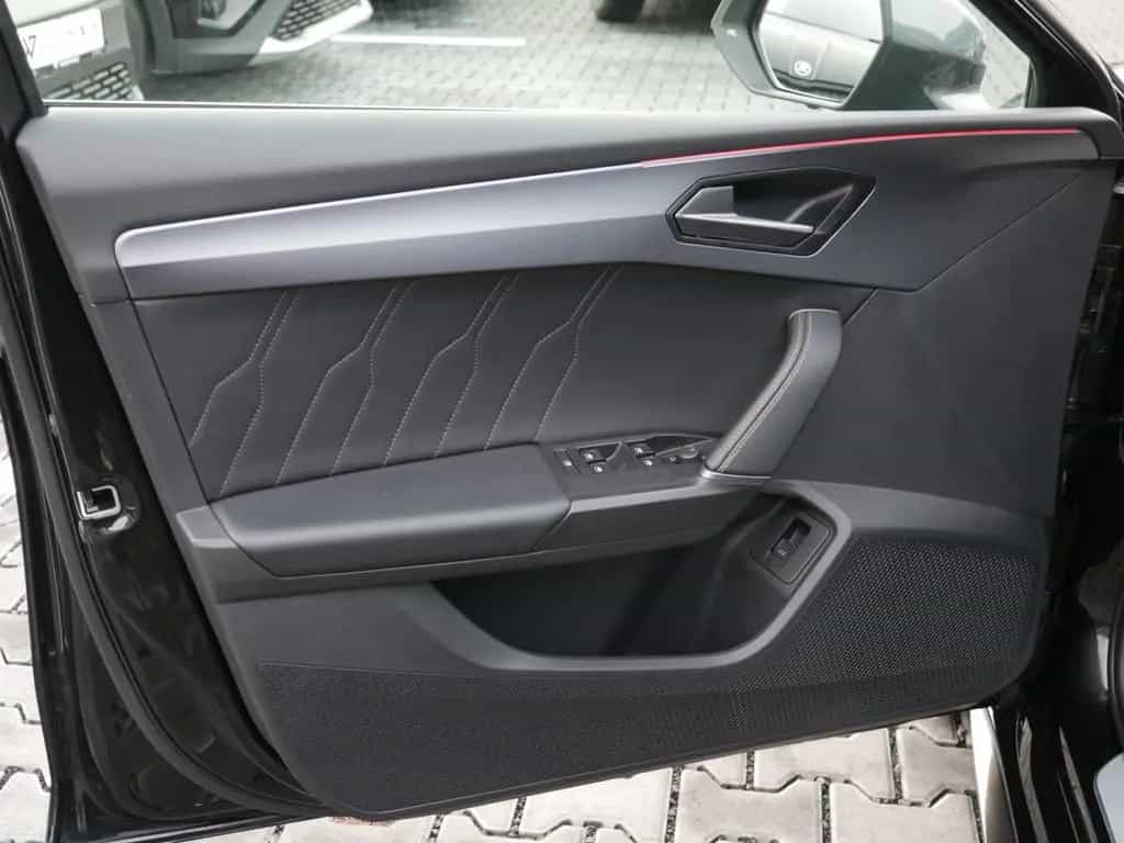 Cupra Leon Sportstourer 2.0 TSI VZ 4Drive MATRIX BEATS 08/2023-photo-19