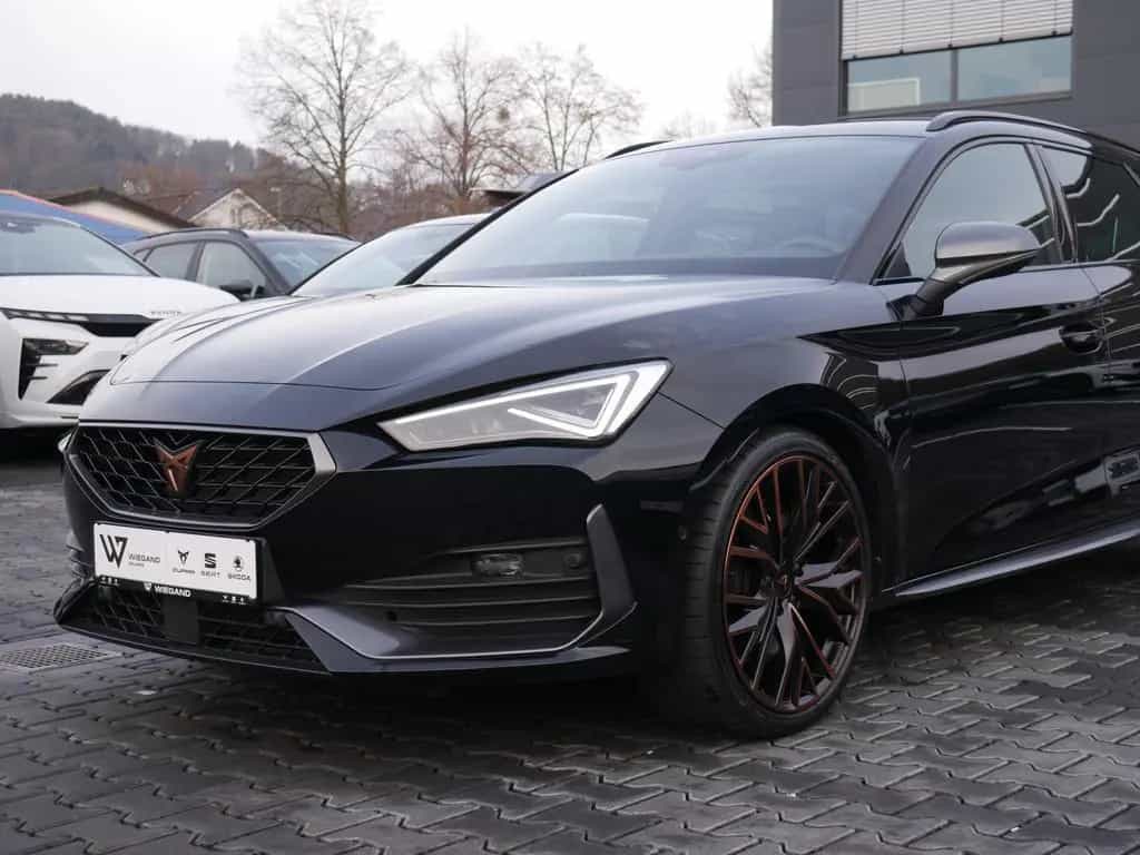 Cupra Leon Sportstourer 2.0 TSI VZ 4Drive MATRIX BEATS 08/2023-photo-24