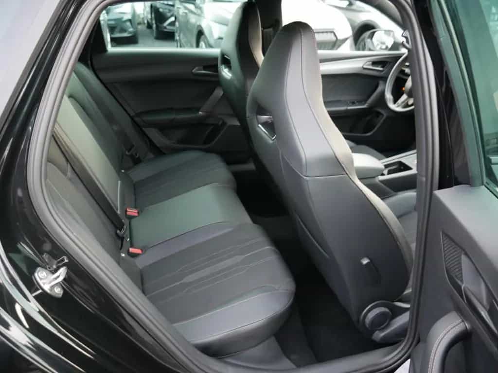Cupra Leon Sportstourer 2.0 TSI VZ 4Drive MATRIX BEATS 08/2023-photo-3