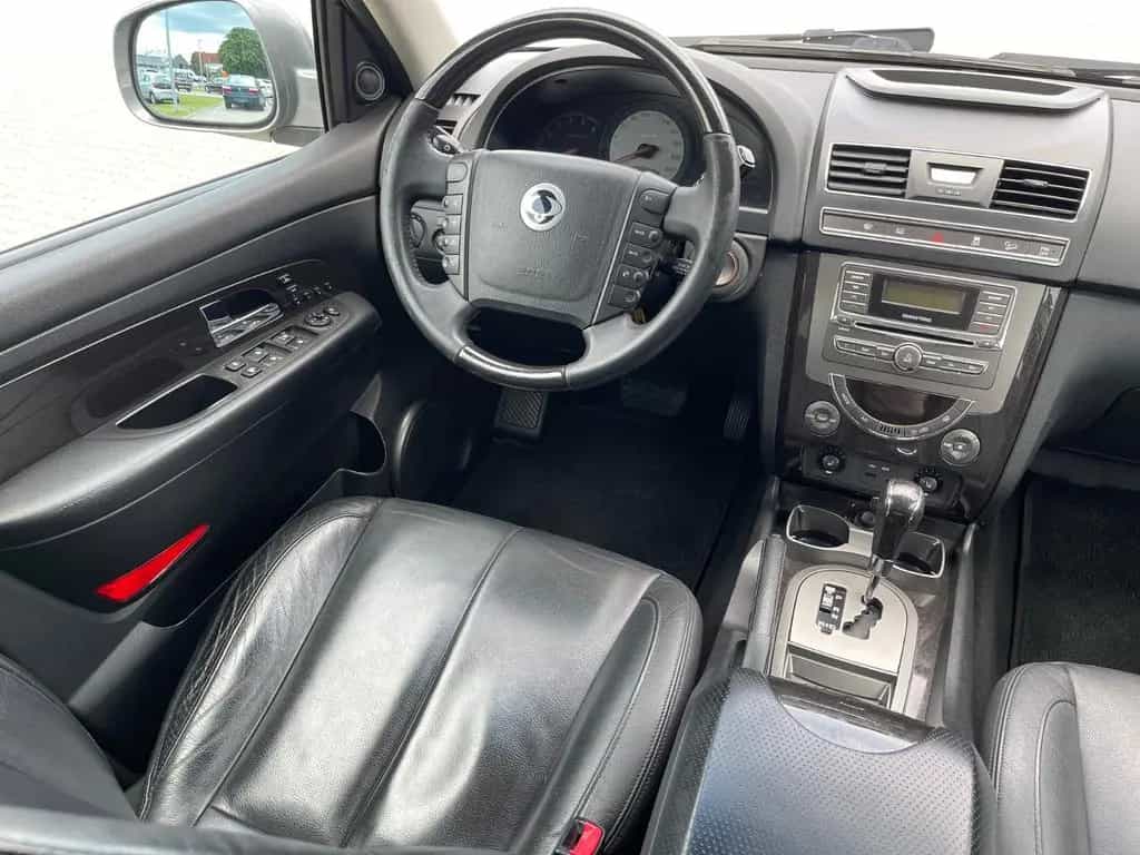 Ssangyong REXTON 2.0 TD  Rexton Sapphire 2HD AHK 7-Sitzer 03/2015-photo-19