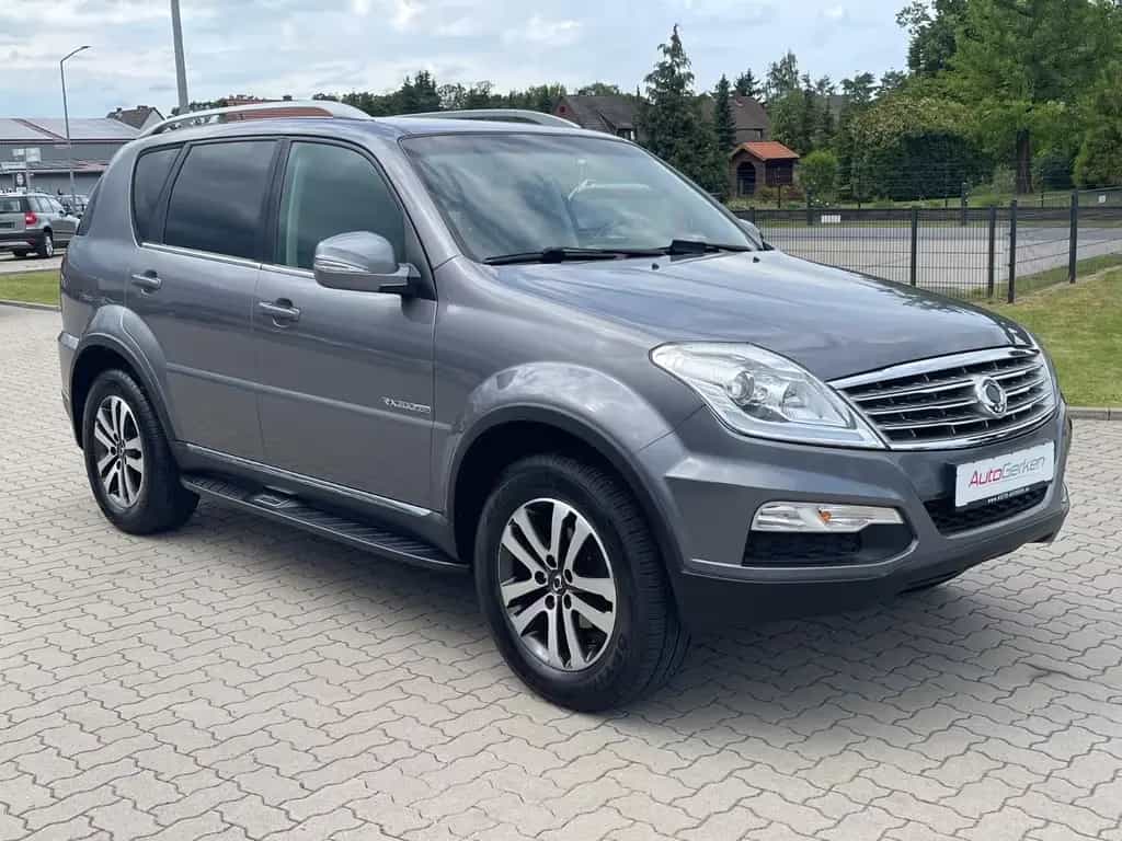 Ssangyong REXTON 2.0 TD  Rexton Sapphire 2HD AHK 7-Sitzer 03/2015-photo-3