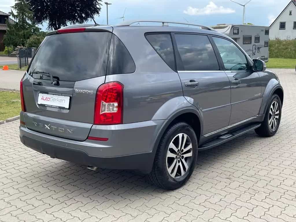 Ssangyong REXTON 2.0 TD  Rexton Sapphire 2HD AHK 7-Sitzer 03/2015-photo-5