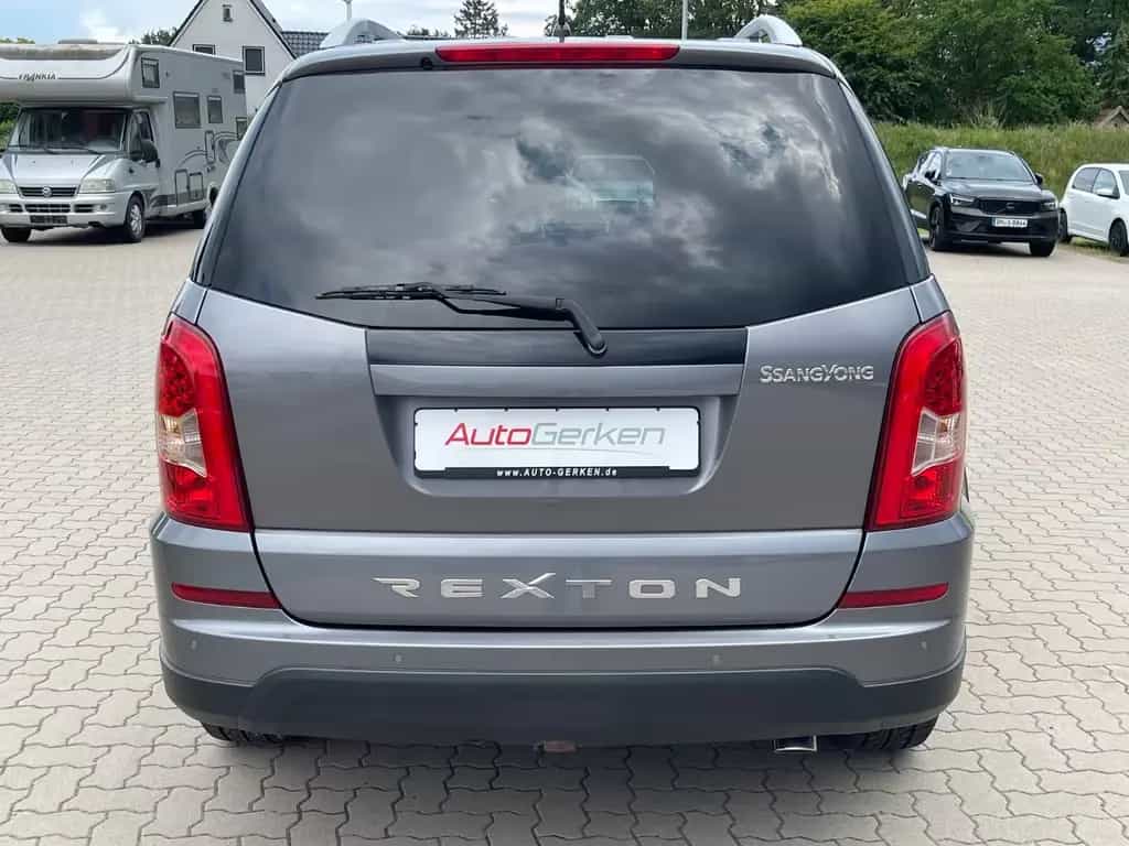 Ssangyong REXTON 2.0 TD  Rexton Sapphire 2HD AHK 7-Sitzer 03/2015-photo-6