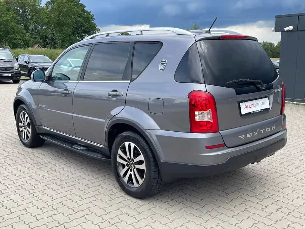 Ssangyong REXTON 2.0 TD  Rexton Sapphire 2HD AHK 7-Sitzer 03/2015-photo-7
