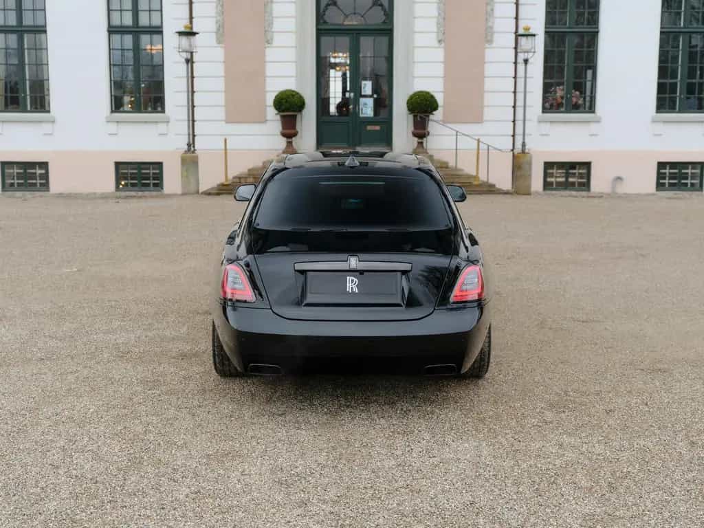 Rolls-Royce Ghost Black Badge 07/2022-photo-18