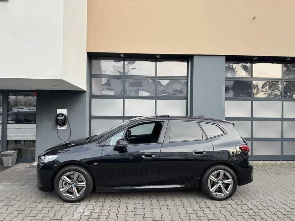 BMW 2 Series 223 i xDrive M Sport 04/2023-photo-2