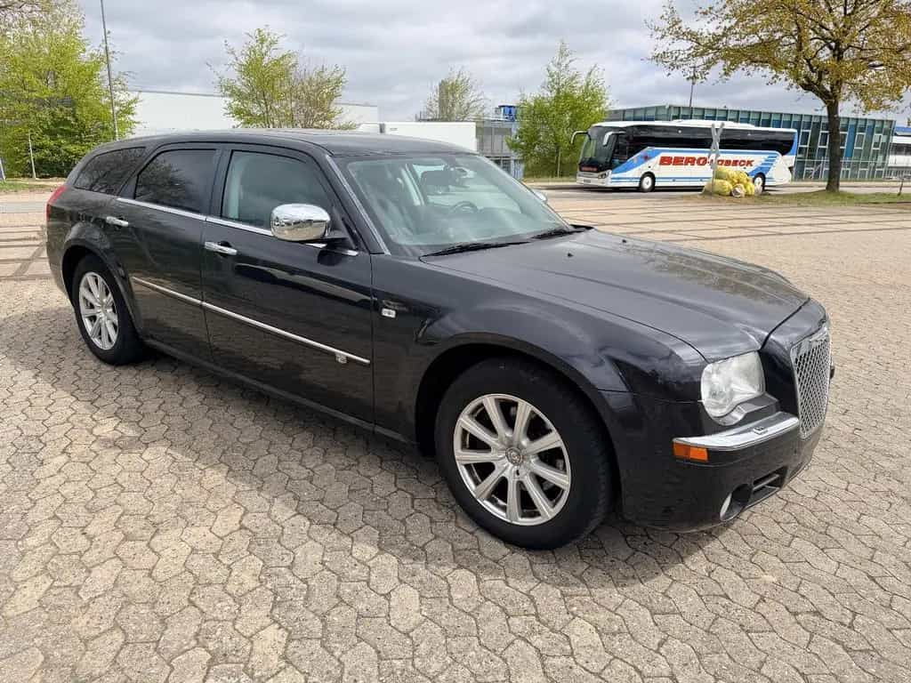 Chrysler 300C Touring 3.0 CRD*Xenon*Leder*KEYLESS* 12/2010-photo-1