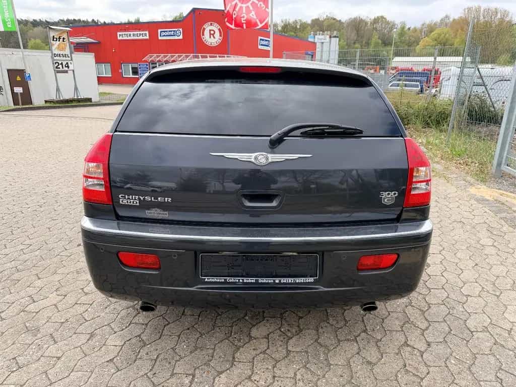 Chrysler 300C Touring 3.0 CRD*Xenon*Leder*KEYLESS* 12/2010-photo-3