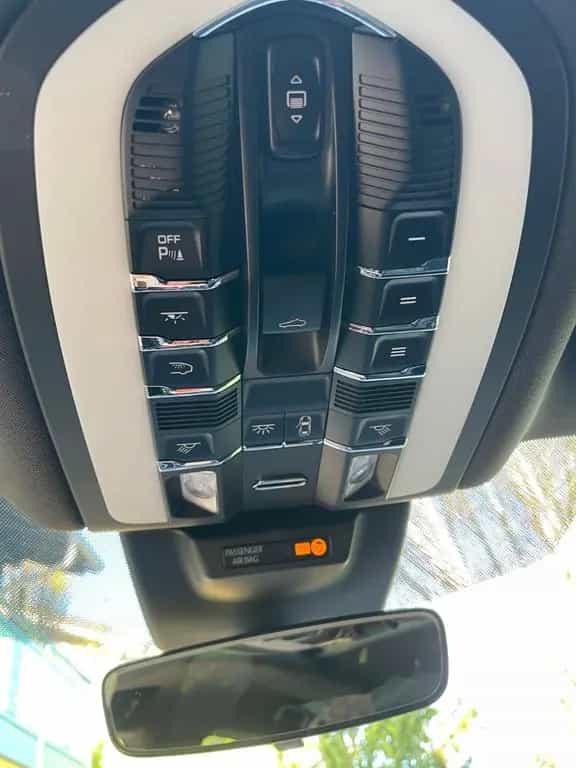 Porsche Macan T 12/2022-photo-4