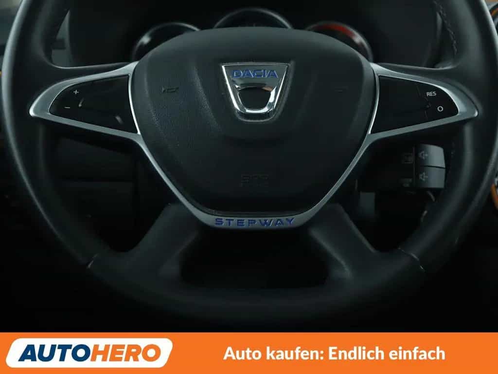 Dacia Lodgy 1.2 TCe Stepway Celebration*NAVI*PDC*SHZ* 05/2017-photo-18