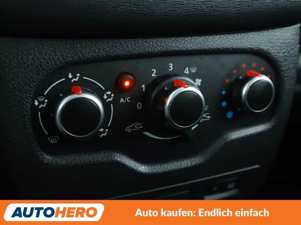 Dacia Lodgy 1.2 TCe Stepway Celebration*NAVI*PDC*SHZ* 05/2017-photo-21