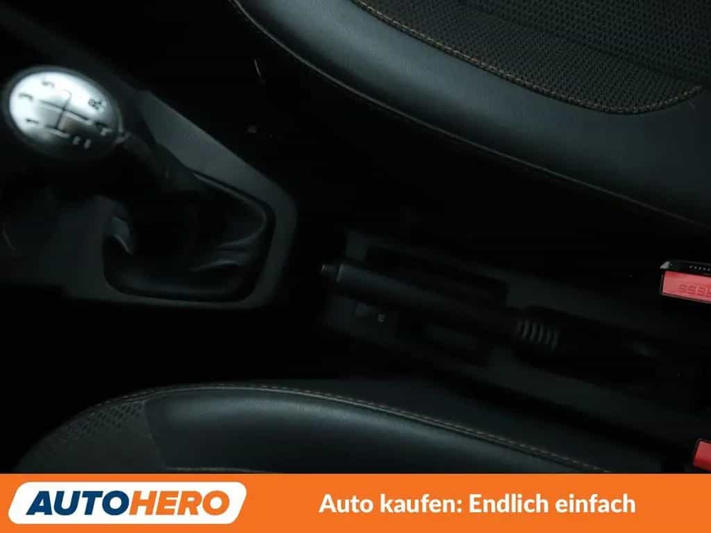 Dacia Lodgy 1.2 TCe Stepway Celebration*NAVI*PDC*SHZ* 05/2017-photo-22