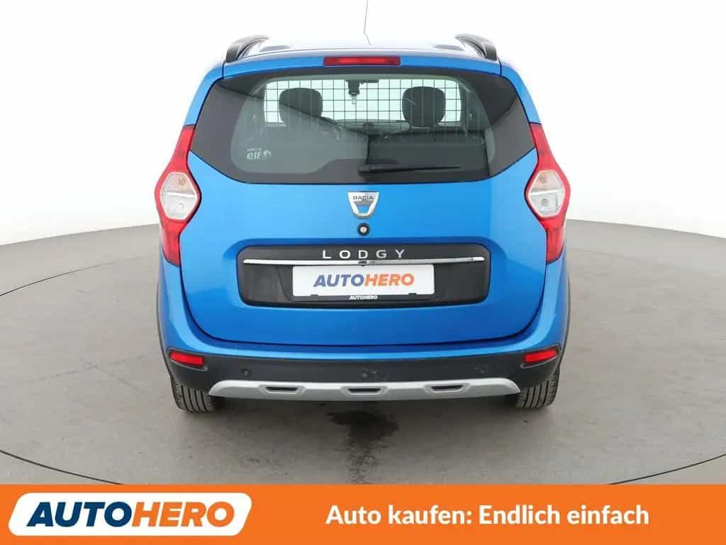Dacia Lodgy 1.2 TCe Stepway Celebration*NAVI*PDC*SHZ* 05/2017-photo-4