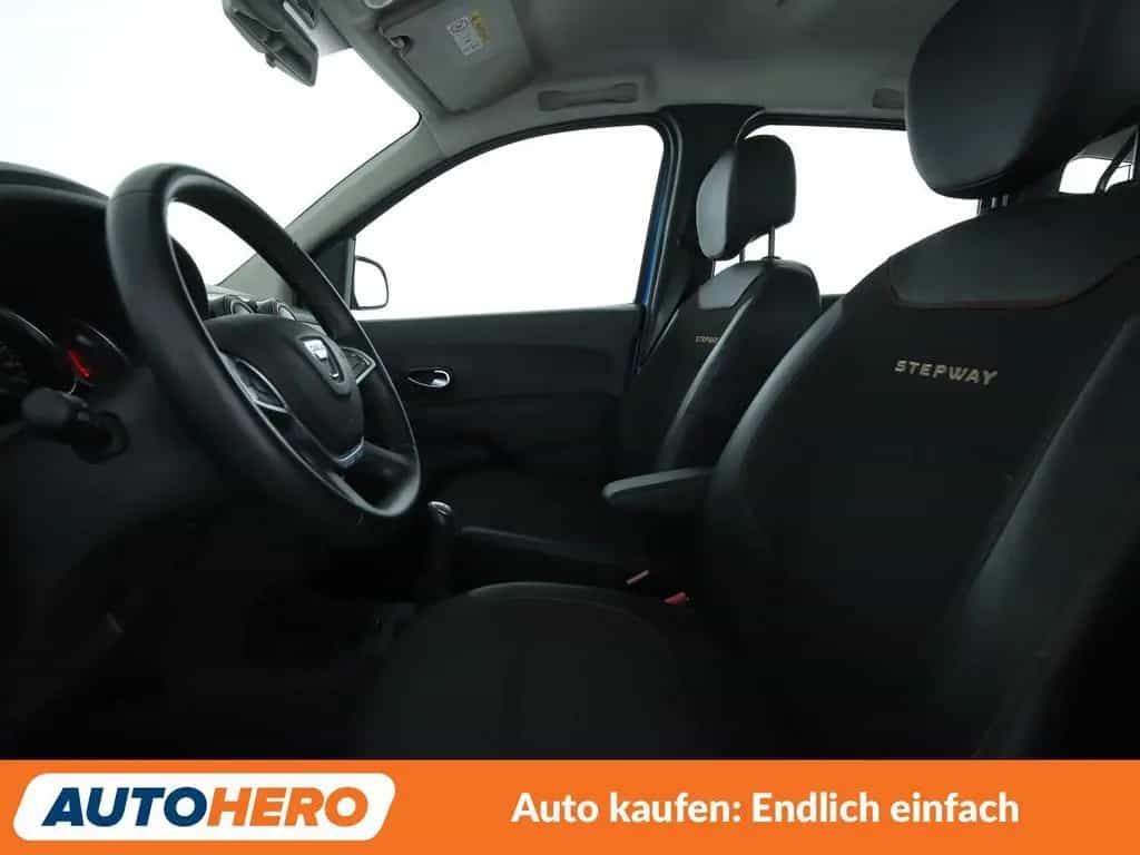Dacia Lodgy 1.2 TCe Stepway Celebration*NAVI*PDC*SHZ* 05/2017-photo-9