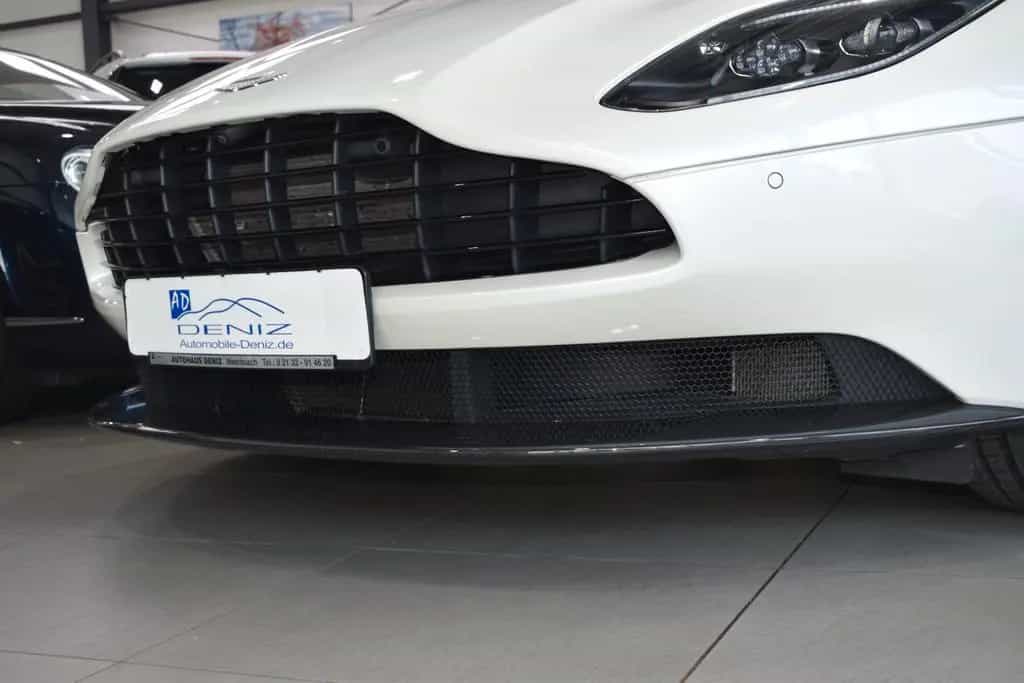 Aston Martin DB11 4.0 V8 06/2017-photo-13