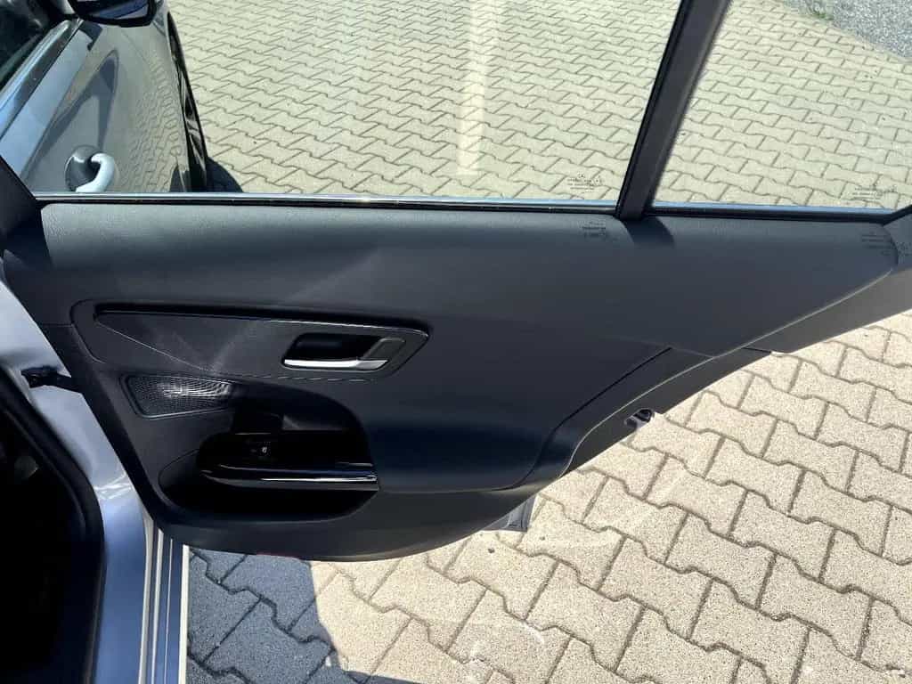 Mercedes-Benz C 220 d T Avantgarde *LED Navi AHK ACC Sitzh. DAB 07/2023-photo-15