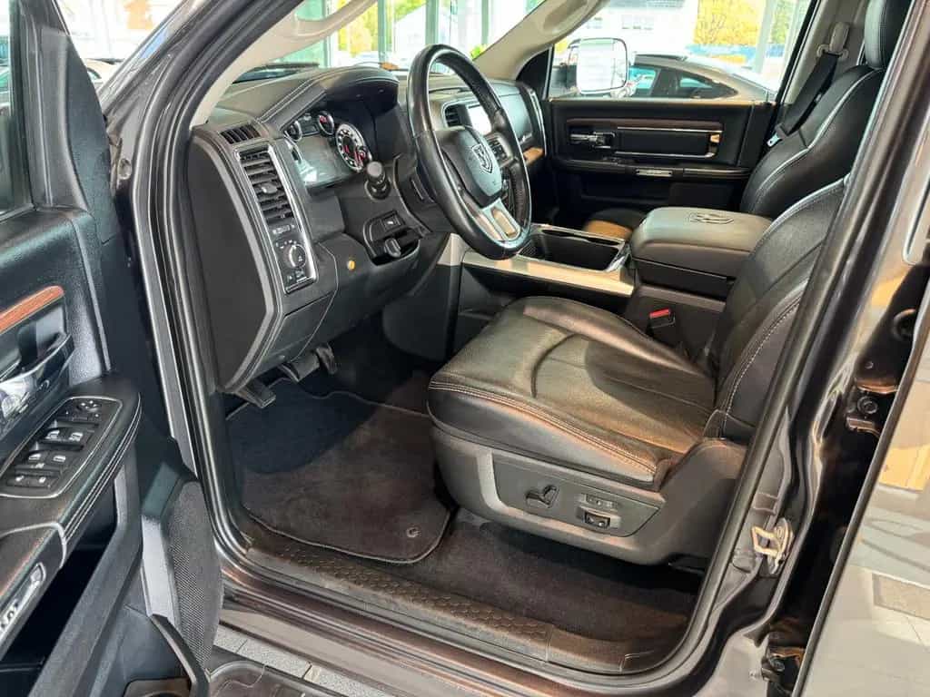 Dodge RAM LARAMIE ECO DIESEL 07/2017-photo-17
