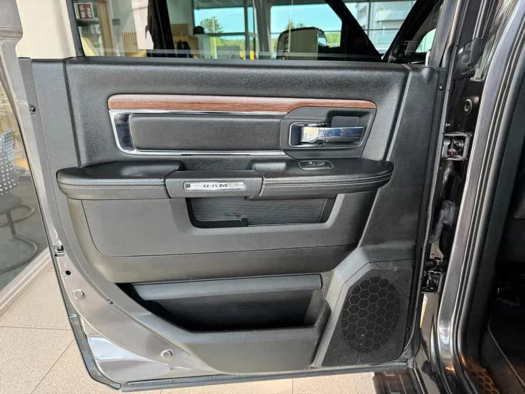 Dodge RAM LARAMIE ECO DIESEL 07/2017-photo-20
