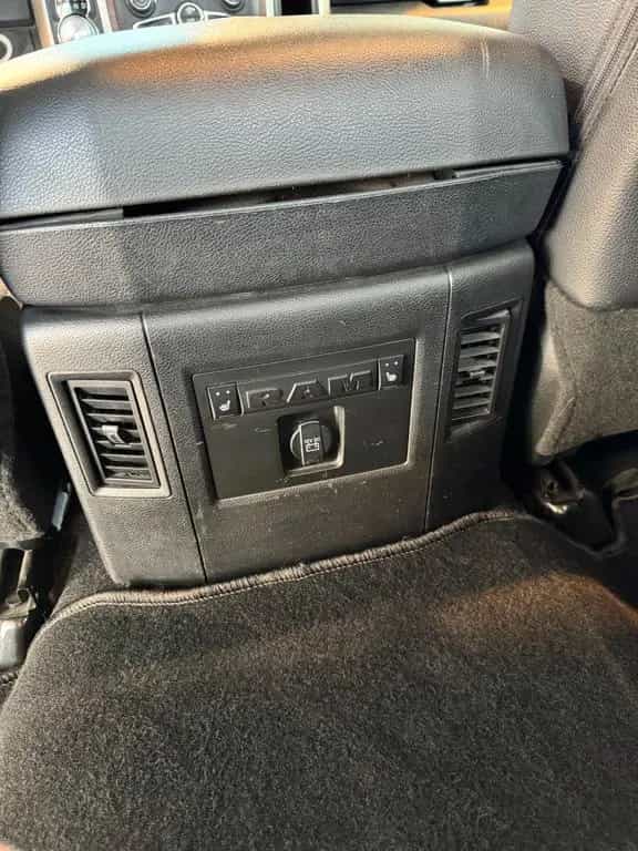 Dodge RAM LARAMIE ECO DIESEL 07/2017-photo-22