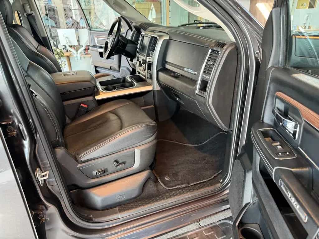 Dodge RAM LARAMIE ECO DIESEL 07/2017-photo-25