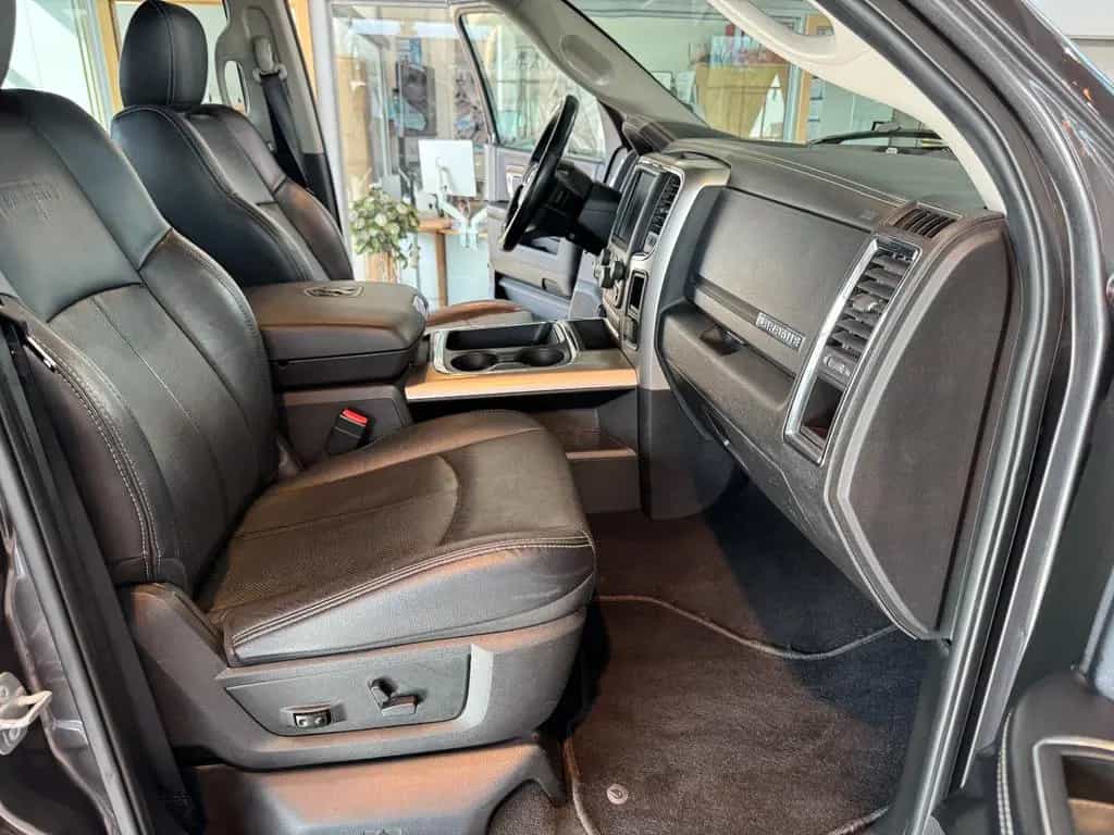 Dodge RAM LARAMIE ECO DIESEL 07/2017-photo-26