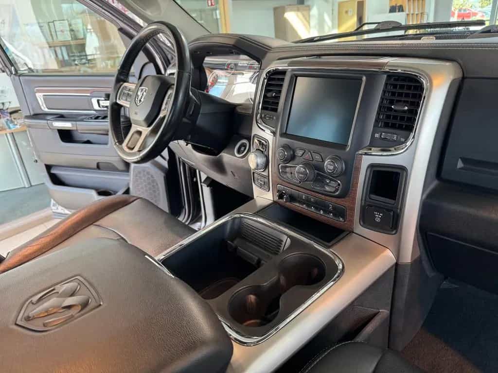 Dodge RAM LARAMIE ECO DIESEL 07/2017-photo-30