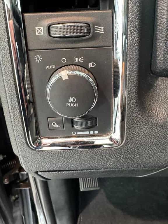 Dodge RAM LARAMIE ECO DIESEL 07/2017-photo-34