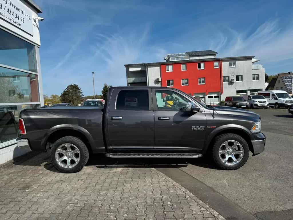 Dodge RAM LARAMIE ECO DIESEL 07/2017-photo-48
