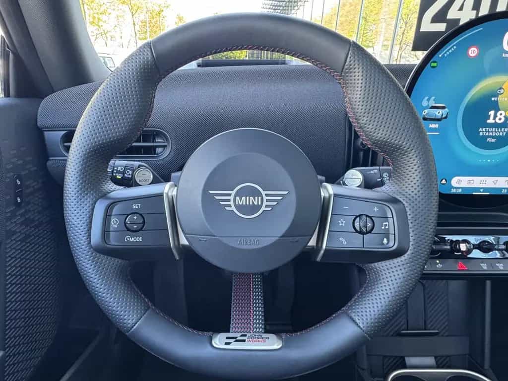 MINI Cooper C JCW Trim Pano HuD RFK Ad.Fahrwerk LHZ 10/2024-photo-6