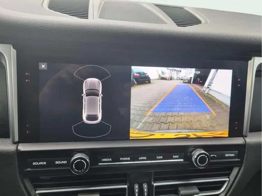 Porsche Macan Basis 02/2021-photo-14
