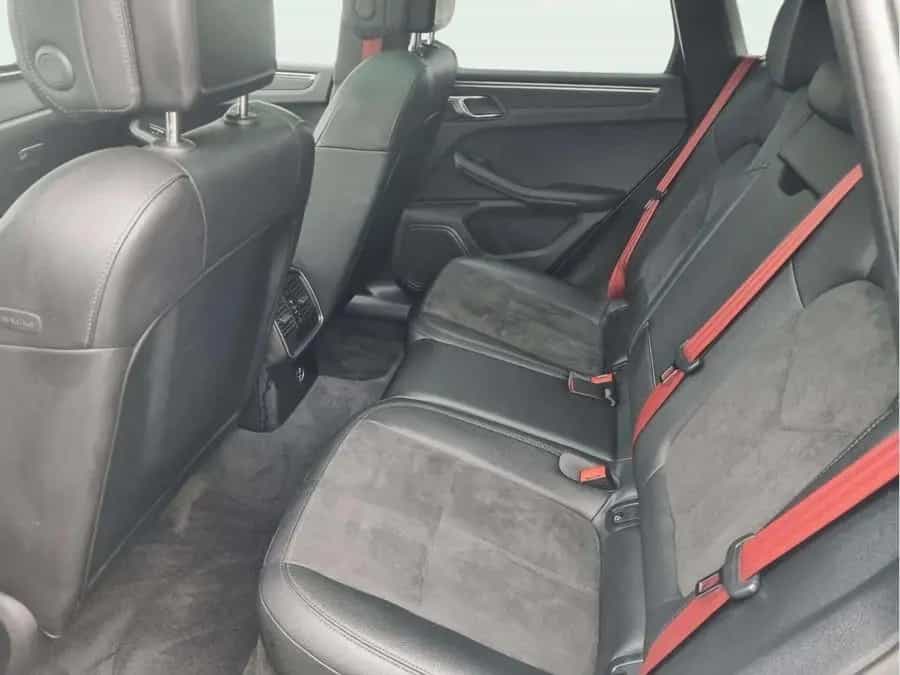 Porsche Macan Basis 02/2021-photo-17