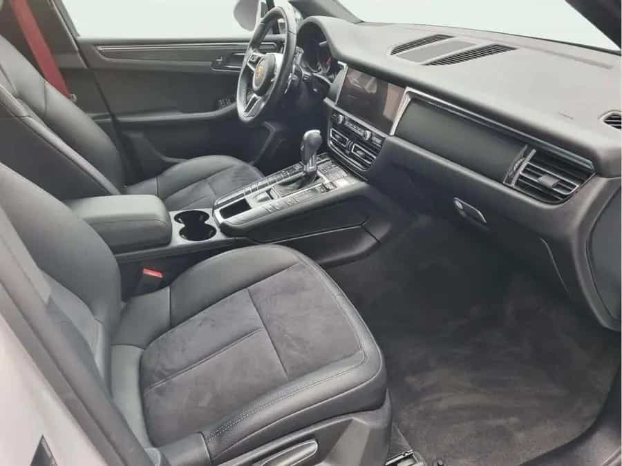 Porsche Macan Basis 02/2021-photo-8