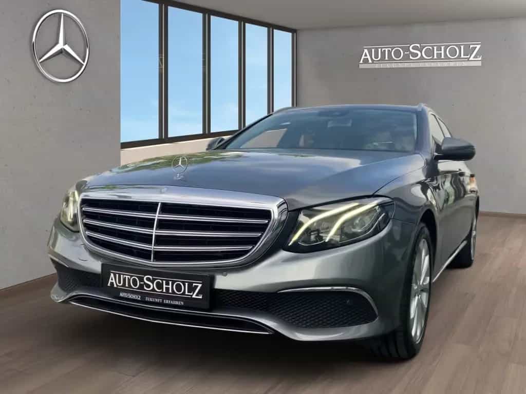 Mercedes-Benz E 200 T AVANTGARDE+EXCLUSIVE+SCHIEBEDACH+TOTW.++ 09/2017-photo-0