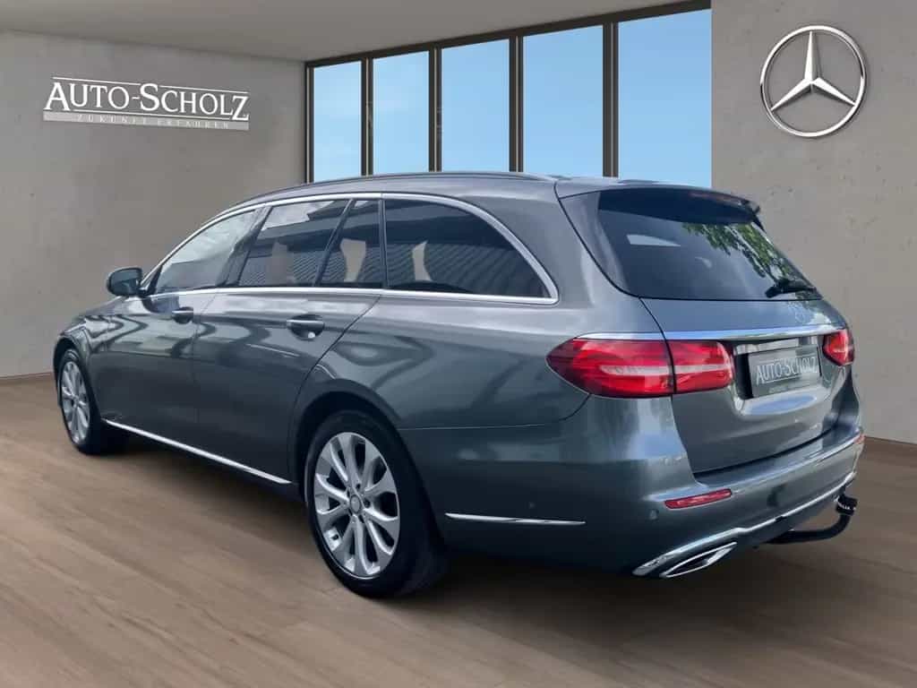 Mercedes-Benz E 200 T AVANTGARDE+EXCLUSIVE+SCHIEBEDACH+TOTW.++ 09/2017-photo-10